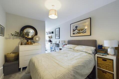 Solis house, Ruislip HA4 1 bed apartment for sale