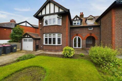 4 bedroom semi-detached house for sale