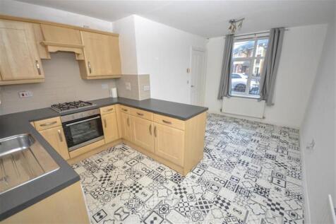 3 bedroom town house for sale