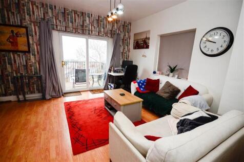 6 bedroom semi-detached house for sale