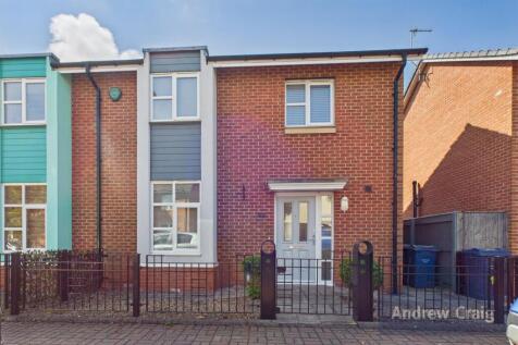 3 bedroom semi-detached house for sale