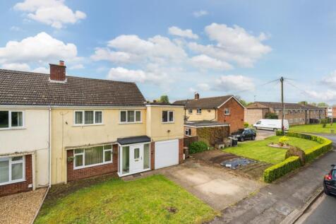 5 bedroom semi-detached house for sale