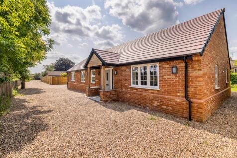 4 bedroom detached bungalow for sale
