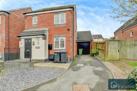 3 bedroom link detached house for sale