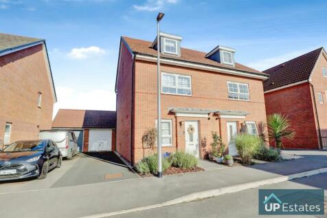 4 bedroom semi-detached house for sale