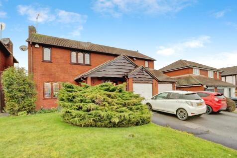 Rainsbrook Drive, Crowhill, Nuneaton 4 bed detached house for sale