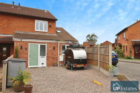 2 bedroom semi-detached house for sale