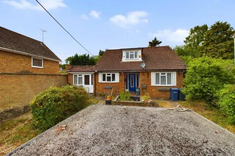 Pinewood Road, High Wycombe HP12 5 bed detached bungalow for sale