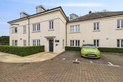 Stokenchurch, High Wycombe HP14 2 bed apartment for sale