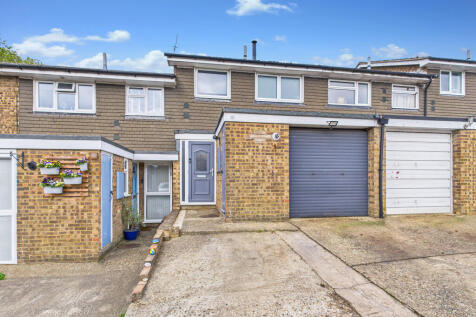 Stokenchurch, High Wycombe HP14 3 bed terraced house for sale