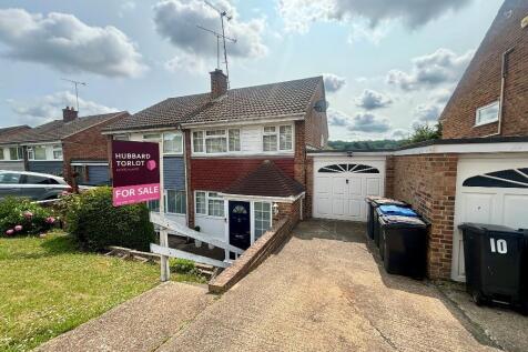Selsdon Vale, South Croydon CR2 3 bed semi