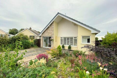 Y Groesffordd, Bryncrug LL36 3 bed detached bungalow for sale