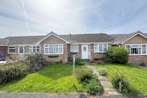 Awel Dyfi, Tywyn LL36 2 bed terraced bungalow for sale