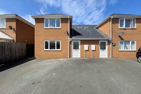 2 bedroom semi-detached house for sale