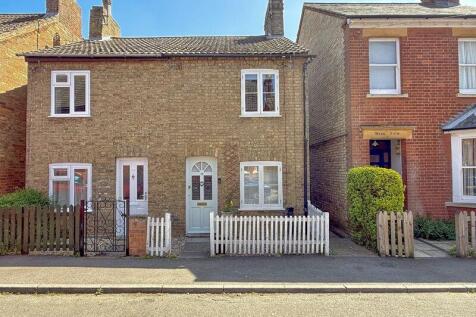 2 bedroom semi-detached house for sale