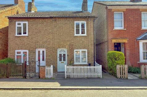2 bedroom semi-detached house for sale