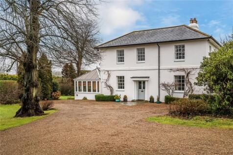 7 bedroom link detached house for sale