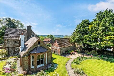 Flower Lane, Surrey RH9 6 bed detached house for sale