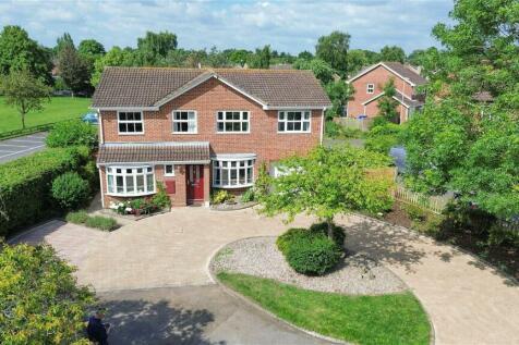 6 bedroom detached house for sale