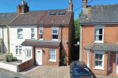 4 bedroom semi-detached house for sale