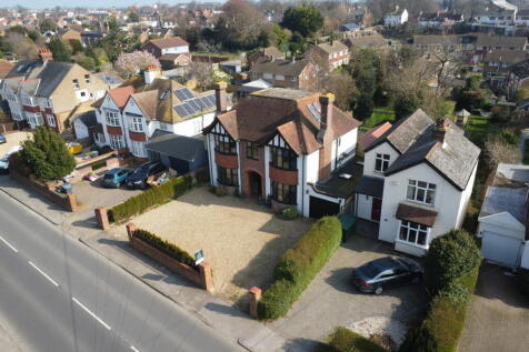 London Road, Deal CT14 5 bed detached house for sale