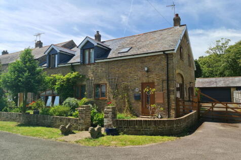 Deal CT14 5 bed barn conversion for sale