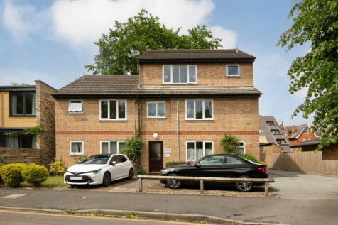 2 bedroom ground floor flat for sale