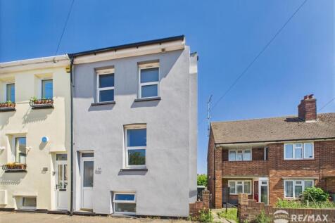 4 bedroom end of terrace house for sale