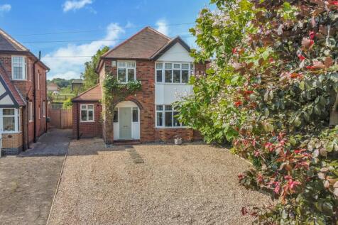 Leicester Road, Loughborough LE12 3 bed detached house for sale