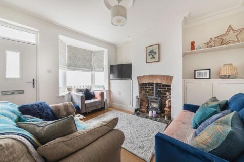 Station Road, Loughborough LE12 2 bed end of terrace house for sale
