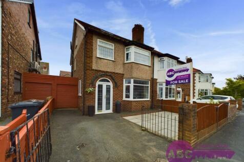 4 bedroom semi-detached house for sale