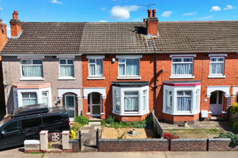 Whoberley Avenue, Chapelfields... 3 bed terraced house for sale
