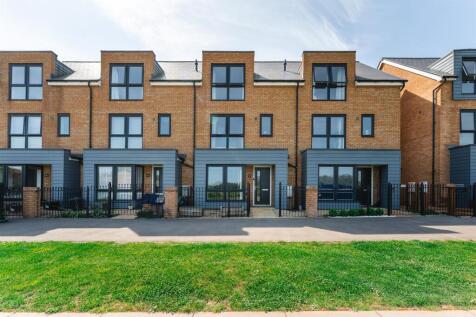 4 bedroom town house for sale