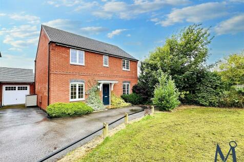 4 bedroom detached house for sale