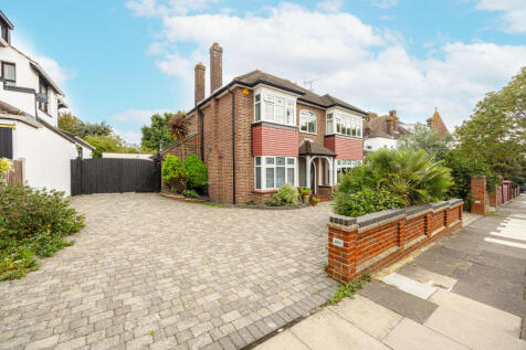 Chalkwell SS0 4 bed detached house for sale