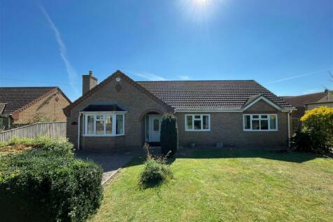 5 bedroom detached bungalow for sale