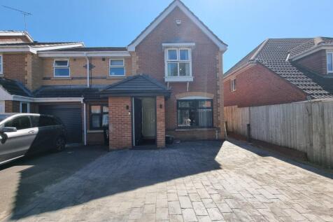 4 bedroom town house for sale