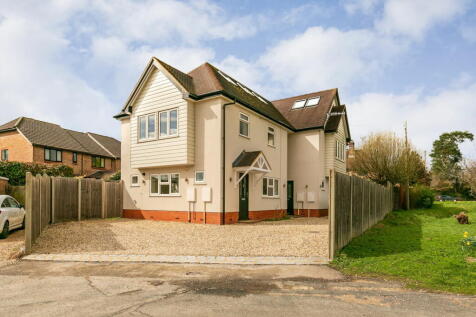 Cherry Tree Road, Milford, Godalming... 3 bed semi