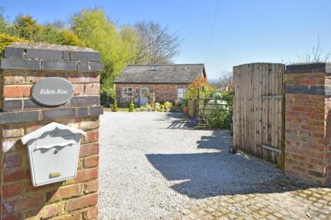 1 bedroom detached bungalow for sale