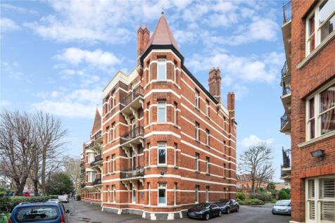 4 bedroom flat for sale