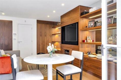 Studio flat for sale