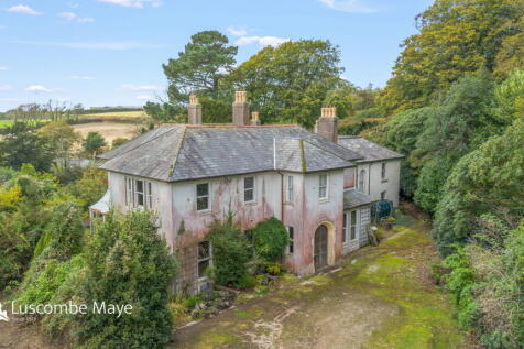 11 bedroom detached house for sale
