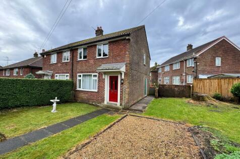 2 bedroom semi-detached house for sale