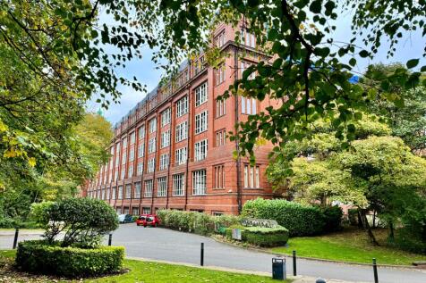 Blackburn Road, Bolton, BL1 2 bed flat for sale