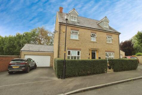 Britten Road, Swindon, SN25 5 bed detached house for sale