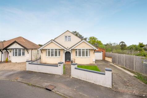 Cranbourne Avenue, Windsor 5 bed detached bungalow for sale