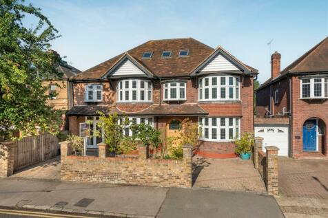 6 bedroom detached house for sale