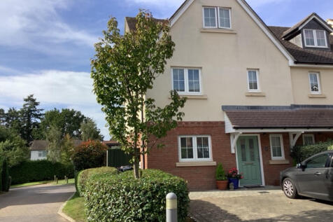 4 bedroom semi-detached house for sale