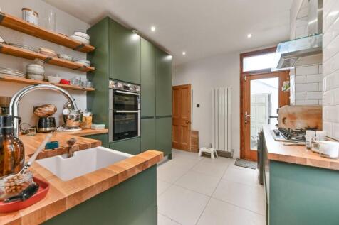 Bulganak Gardens, Thornton Heath, CR7 5 bed semi