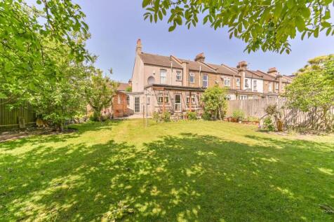 Strathyre Avenue, Norbury, London, SW16 3 bed end of terrace house for sale